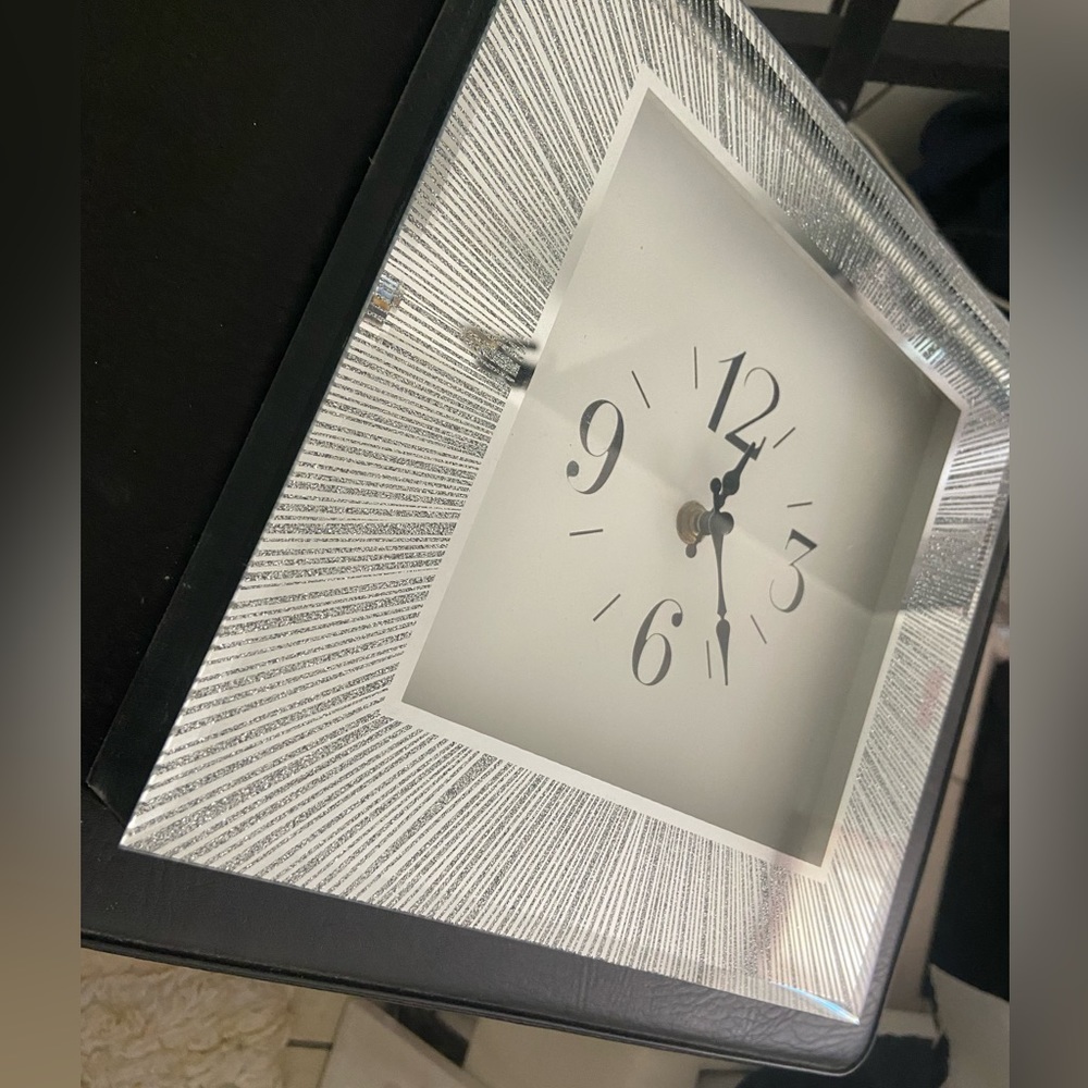 Mirror frame clock - Picture 4 of 6